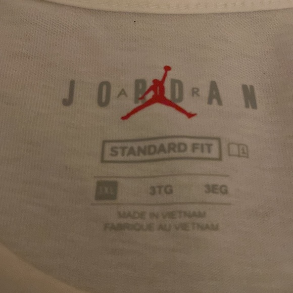 Jordan Graphic Tee - Picture 2 of 3